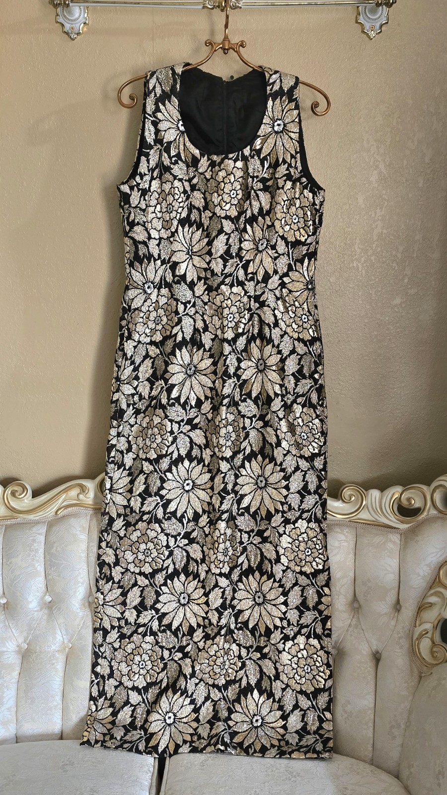 1960s Original Women&rsquo;s Black and Gold Brocade Sleeveless Cocktail Dress