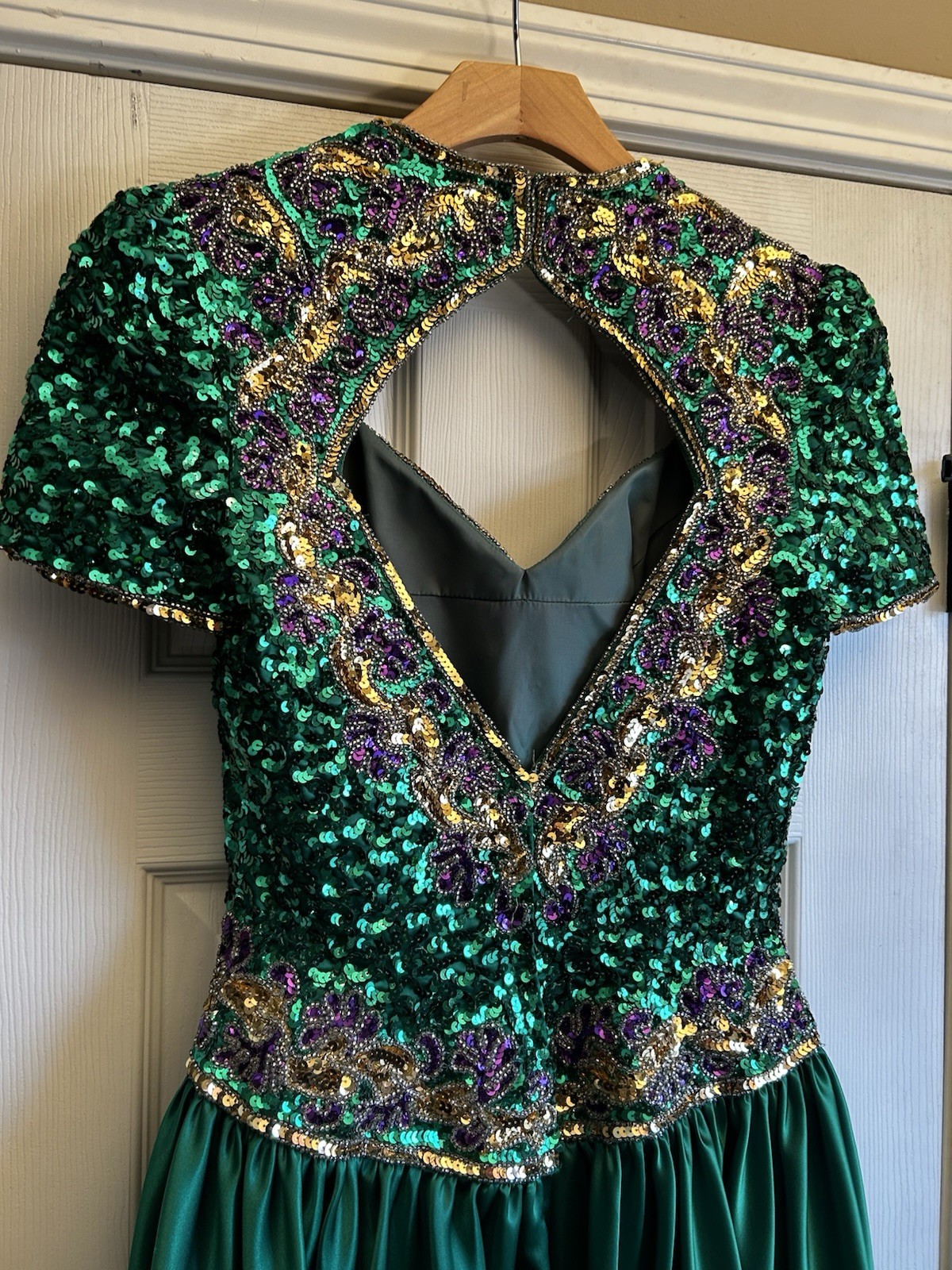 mike benet dress emerald green sequins Mardi Gras Ball Size 8 St. Patrick’s Day