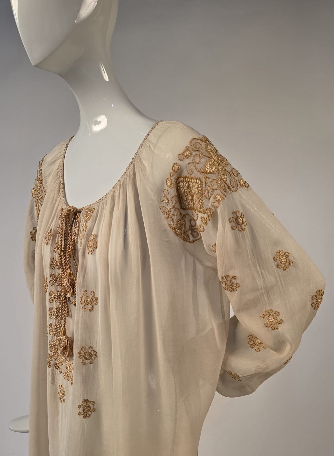 FLAPPER 1920’S HAND EMBROIDERED MUSLIN DRESS W TASSEL TRIMMED CORD FRONT