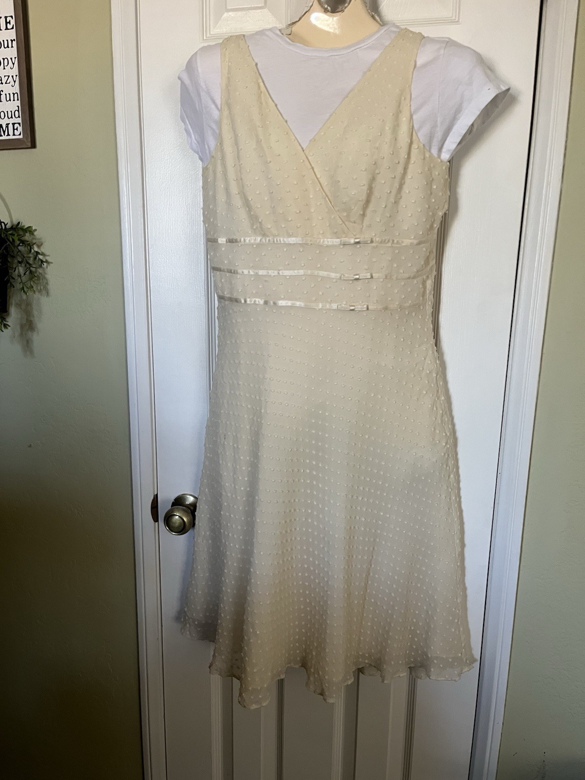 Vintage Cream , Silk ,Cotton Lined(8P)Style Tank VNeck ,Zipper Closure