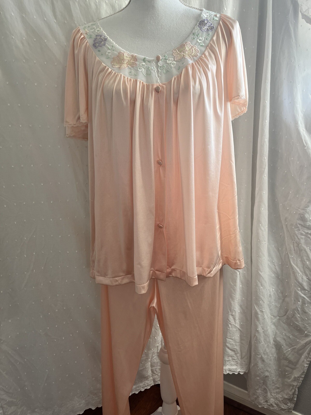🌻Vintage Vanity Fair Light Peach Two Piece Nylon Pajama Set Size Medium NWT