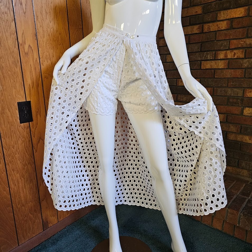 Vtg 60s Eyelet Lace Tea Timer Play Shorts & Skirt Chuck Howard Beach Party XS/S
