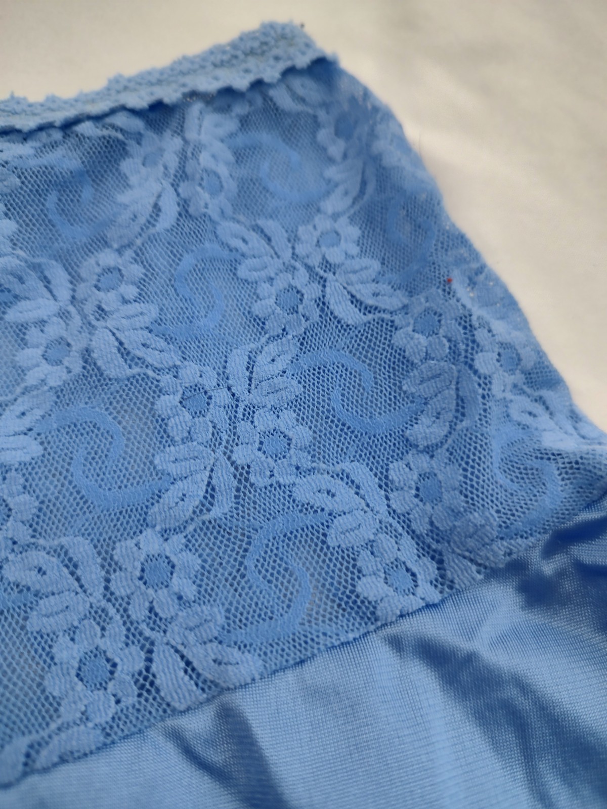 Vintage 70&rsquo;s Bestform Half Slip Stretch Lace Yoke Style 1257 Silky Blue Nylon S