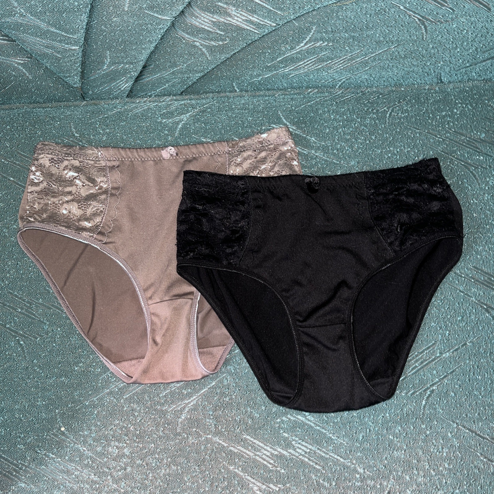 Vtg Kathy Ireland Medium Panties Second Skin Black & Tan Lace Satin Brief Shaper