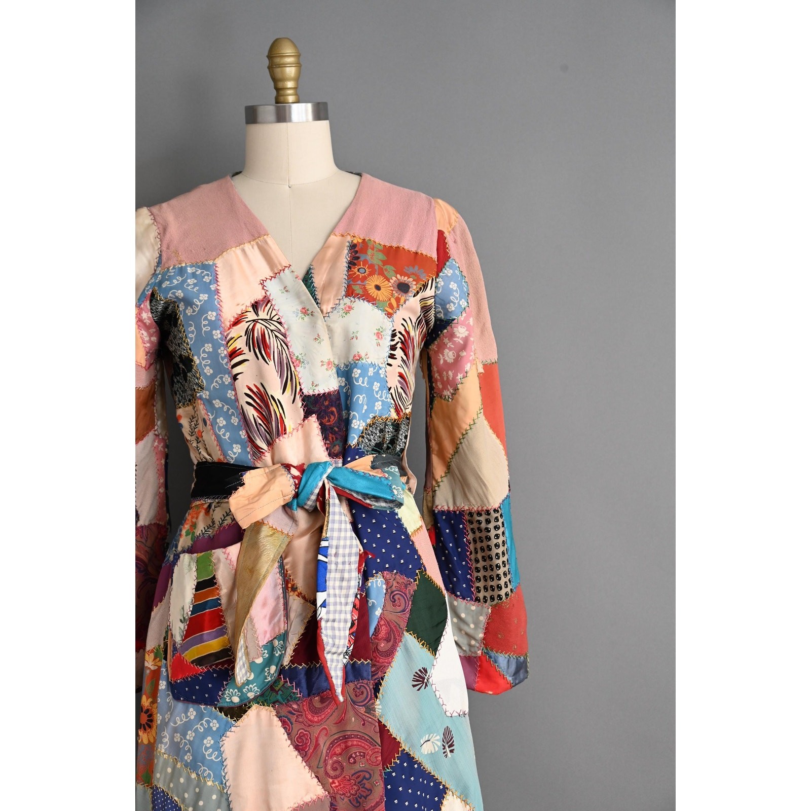 Antique 1930s Quilt Robe | Antique Crazy Quilt Dressing Robe | Medium Large