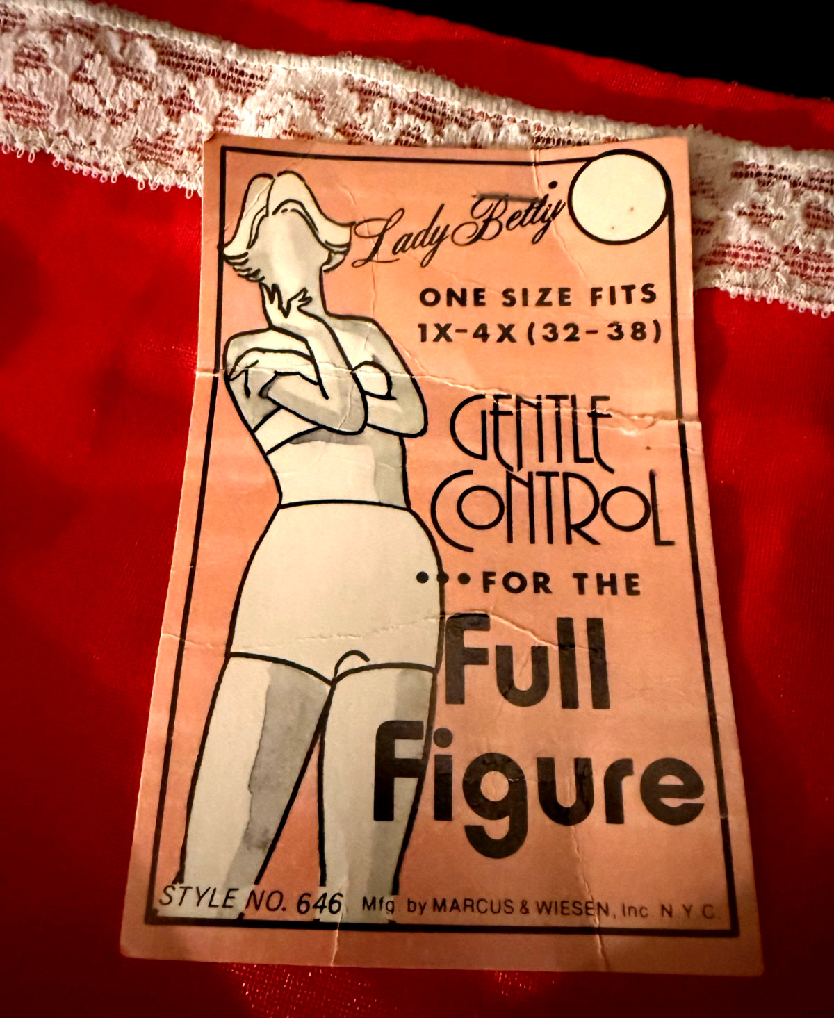 Vtg WOMENS « QUEEN SIZE » FULL FIGURE red nylon PANTIES, LADY BETTY, NOS w/ TAGS