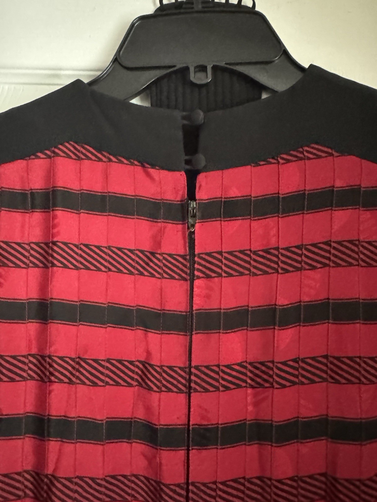 Vintage Aurora Ruffolo Custom Made Silk Satin Black/Red Pleated Dress Size 10/12