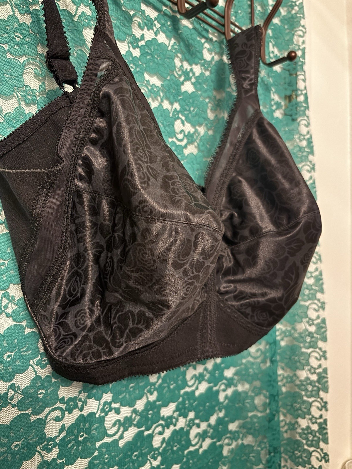 Vintage Playtex Satin Shiny Black Floral BRA 44DD GLAM POINTY Good Cond