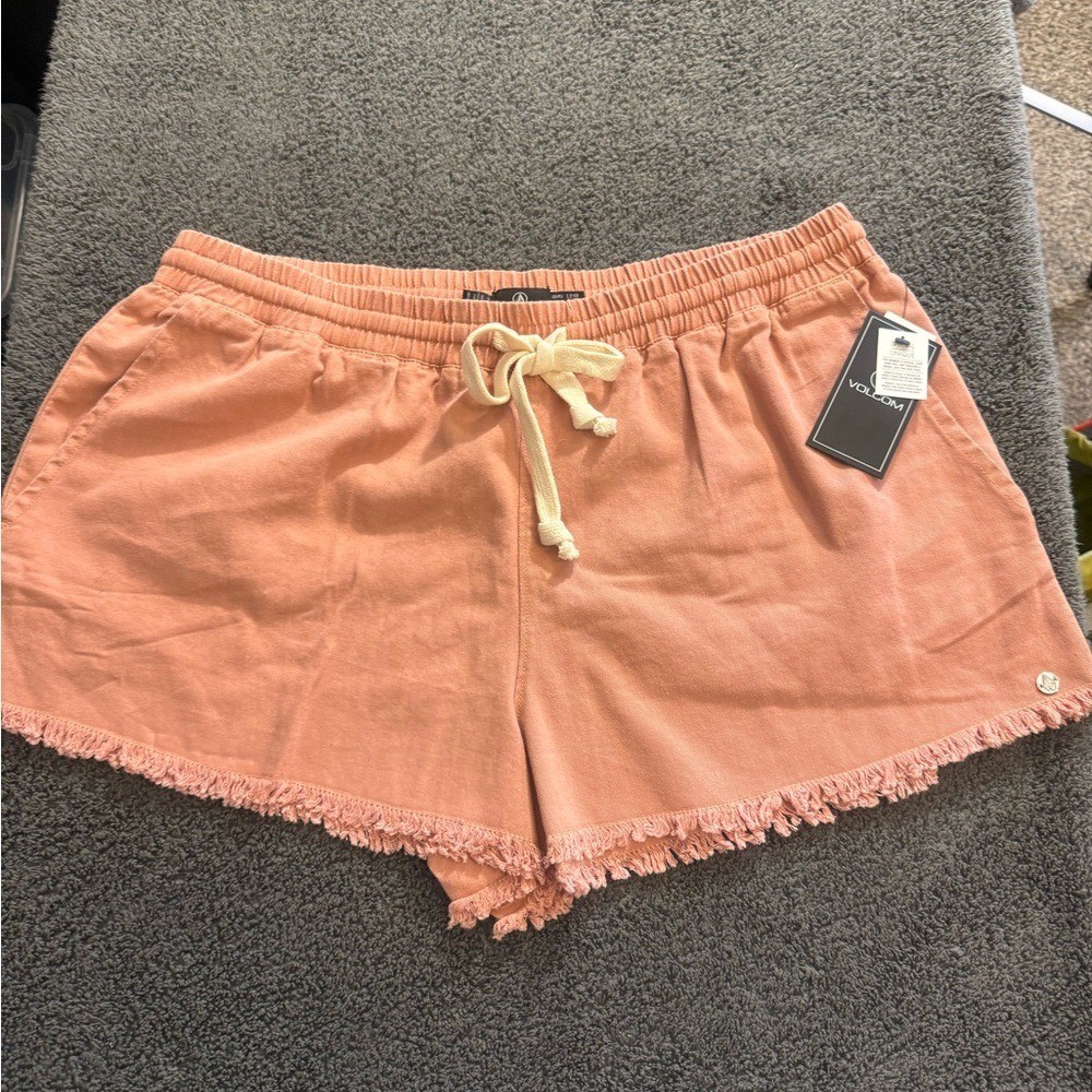 Volcom Women&rsquo;s Mauve Strutin High Waist Shorts- Size L NWT