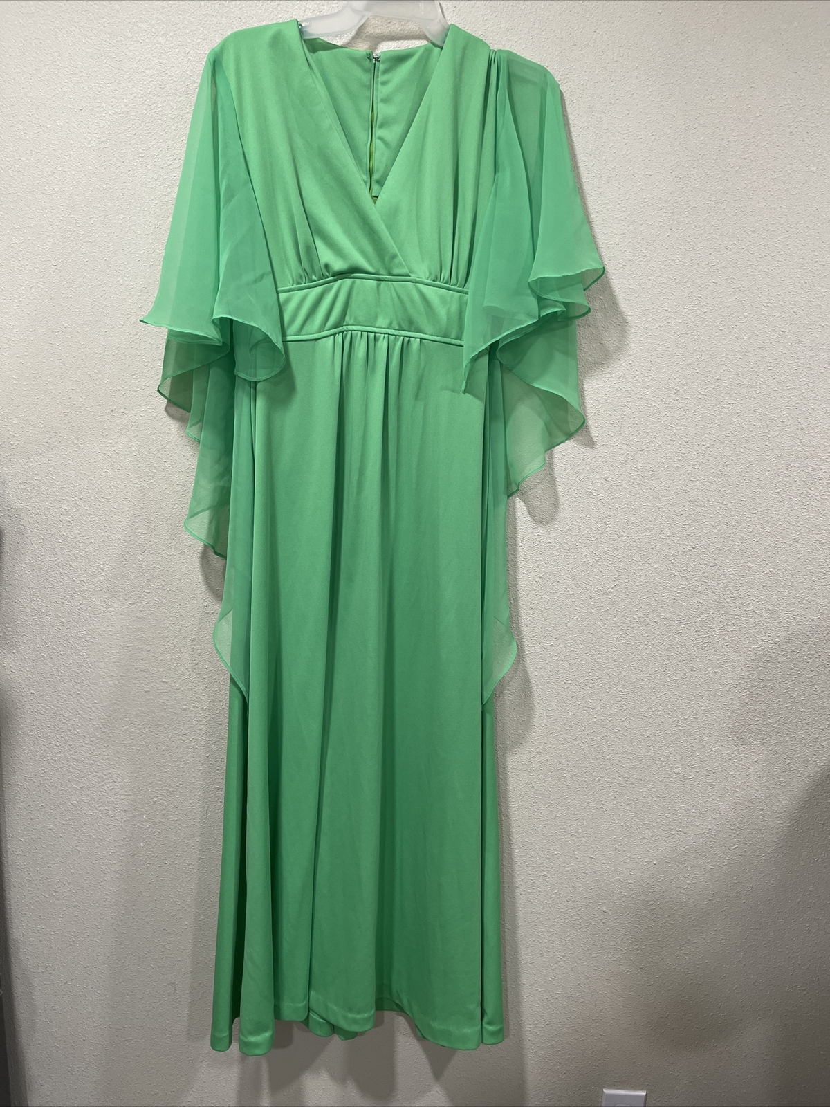 Vintage Green Maxi Dress 14.5 Ties In Back Zipper Chiffon Type Sleeves