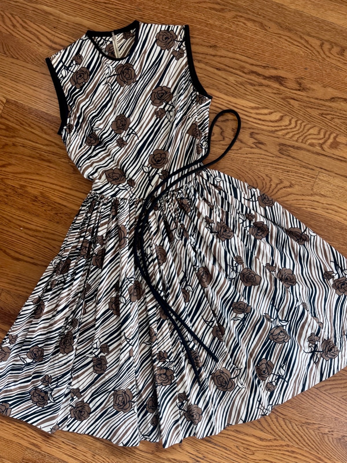 Vintage Original 1950s California Cottons Black and Brown Rose Print Dress XS/S