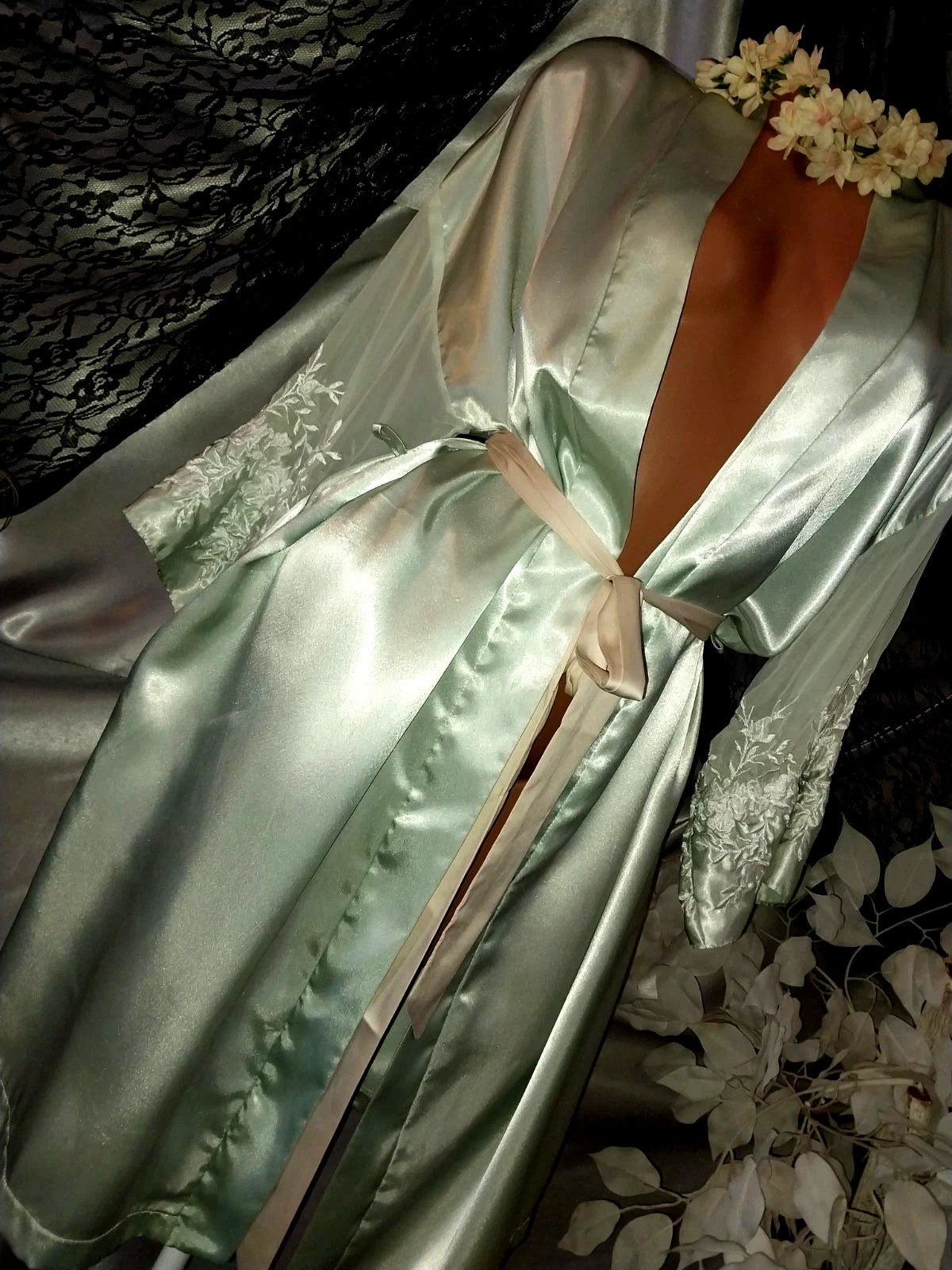 Vtg SATIN SHINY EMBRD FLOWERS SHEER CHIFFON SLV LUXE NIGHTGOWN ROBE 44&Prime;