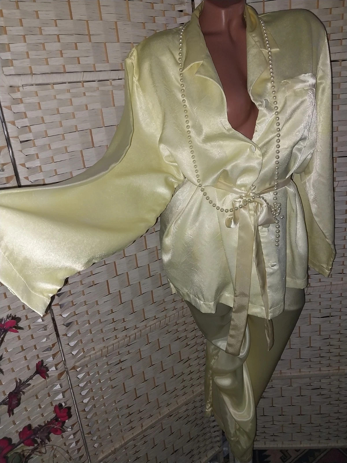 VTG SATIN SHINY PASTEL YELLOW LOUNGE PANTS BUTTON UP BLOUSE PJS LINGERIE SET 46&Prime;
