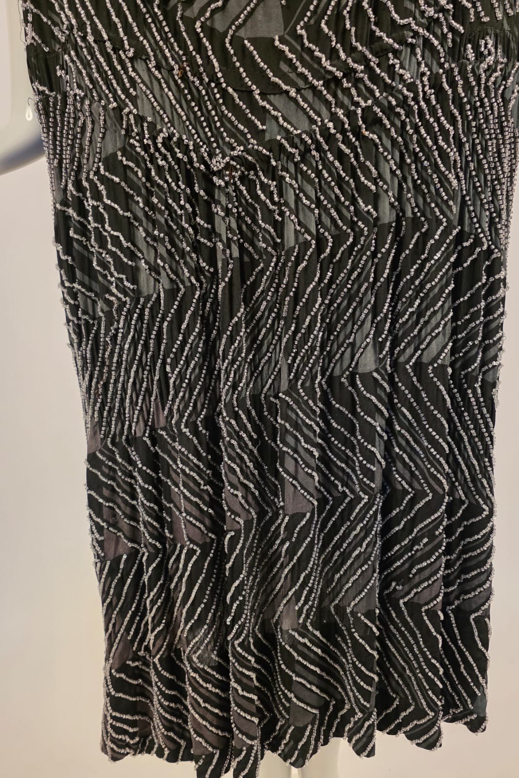 FLAPPER 1920’S BLACK + GREY 2 TONE HEAVILY BEADED DRESS