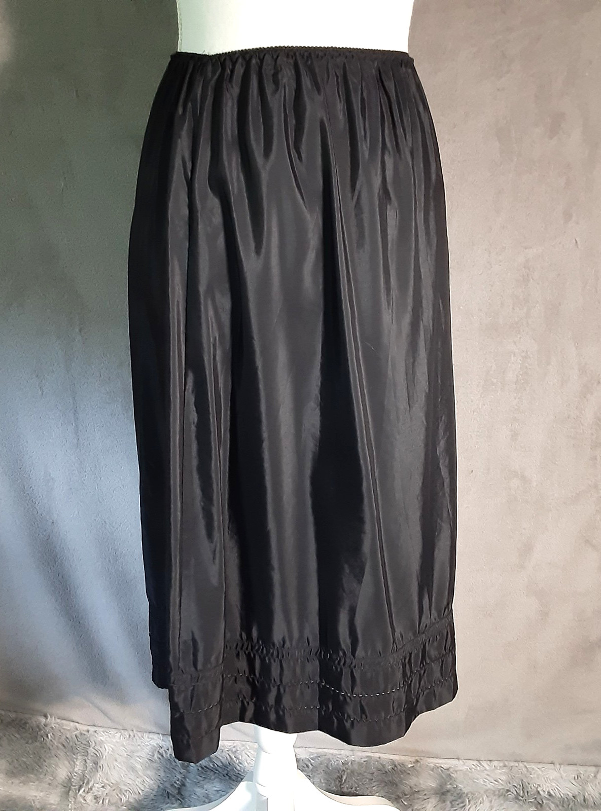 Vintage Half Slip Black Shiny Rayon Blend Heiress Medium 28&Prime; Long USA Made