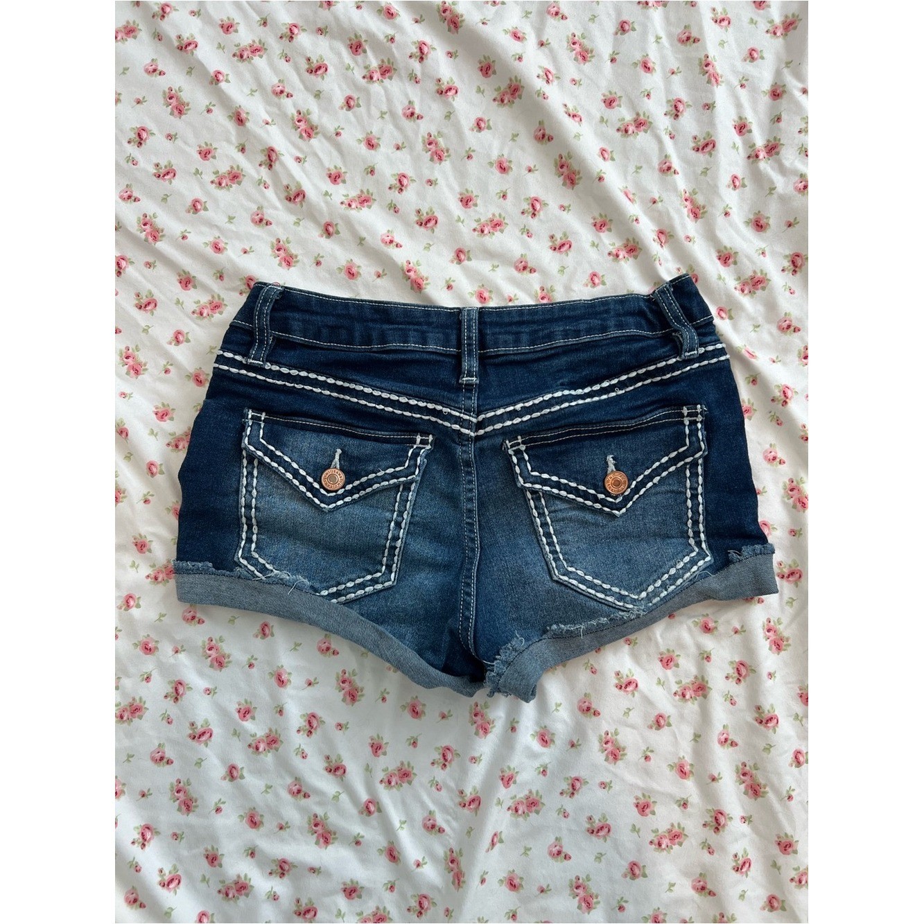 vintage ymi navy blue low rise denim shorts with white contrast stitching