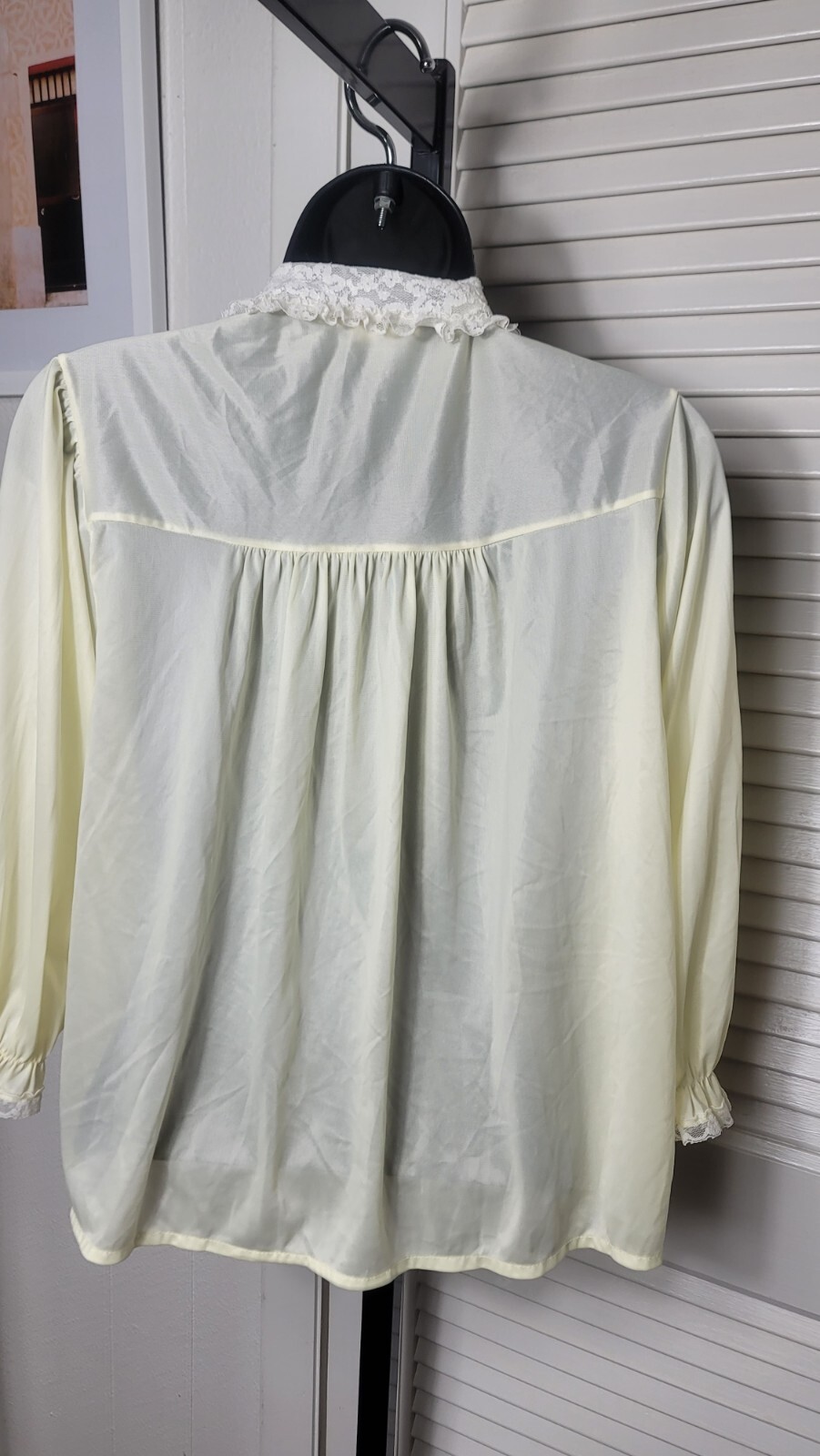 PHILMAID Pale Yellow Button Nylon SHEER LACE BED JACKET 1960s Lingerie 32/34