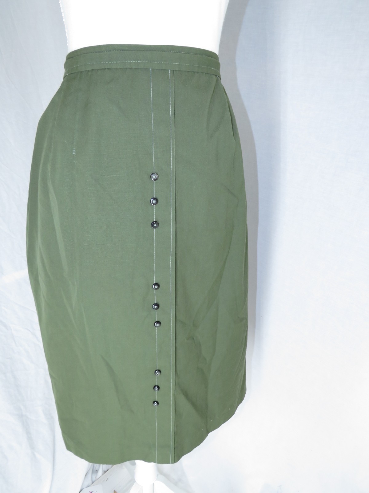 Vintage Union‑Made Olive Green Button‑Front Skirt 14.5” Waist, 26” Length, Retro