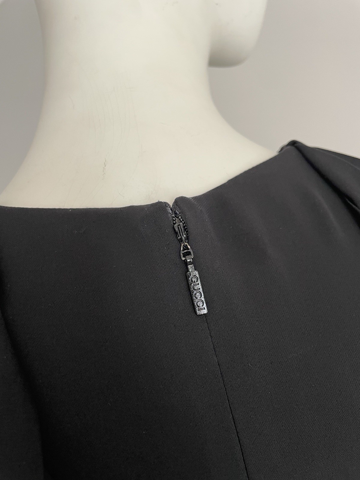 Gucci Fall 2015 Size 42 US 6 Black Silk Pleated Ruffled Dress V Neck Alessandro