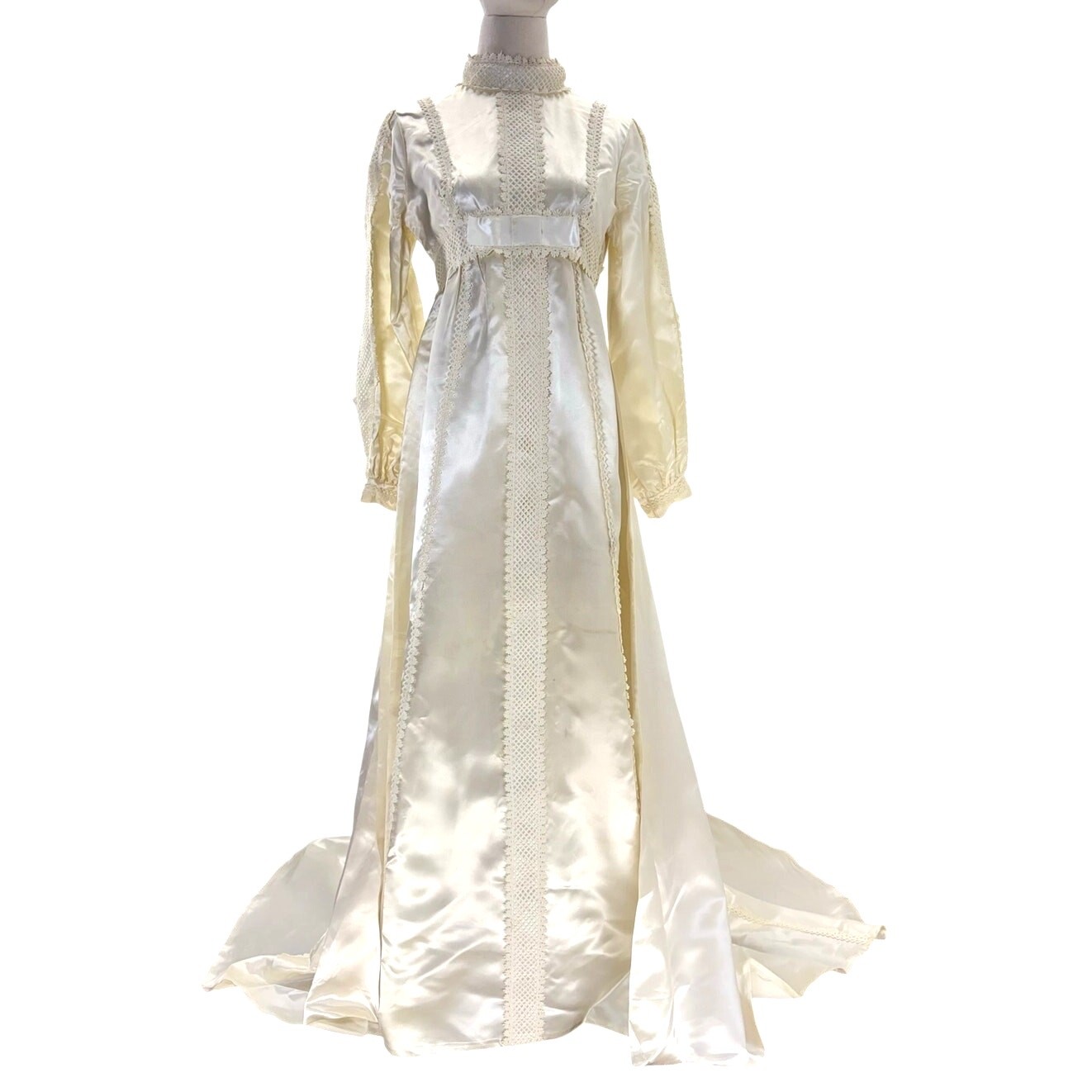 Vintage 1970s Union Made Satin Wedding Dress w/ Train Lace Trim Women&rsquo;s Small