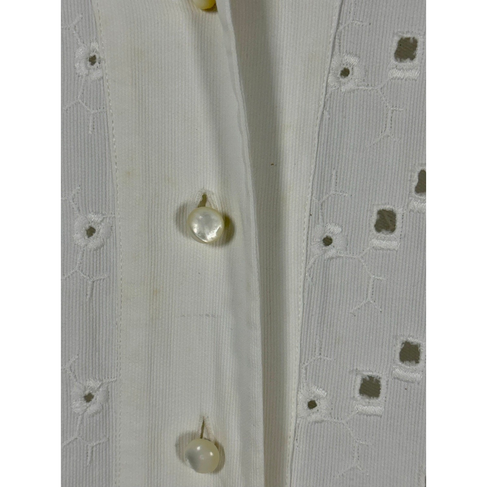 1940s 1950s White Cotton Eyelet Floral Embroidered Button Front Day Dress
