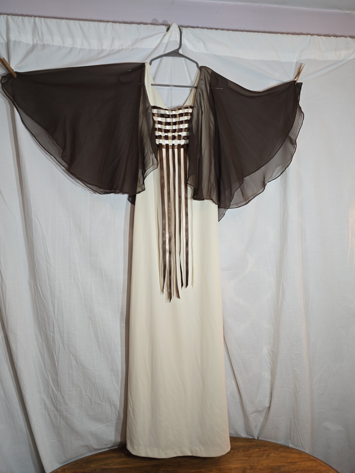 1950&rsquo;s Chiffon Cape Sheer woven BROWN tassel basket Maxi Dress 31&Prime; waist