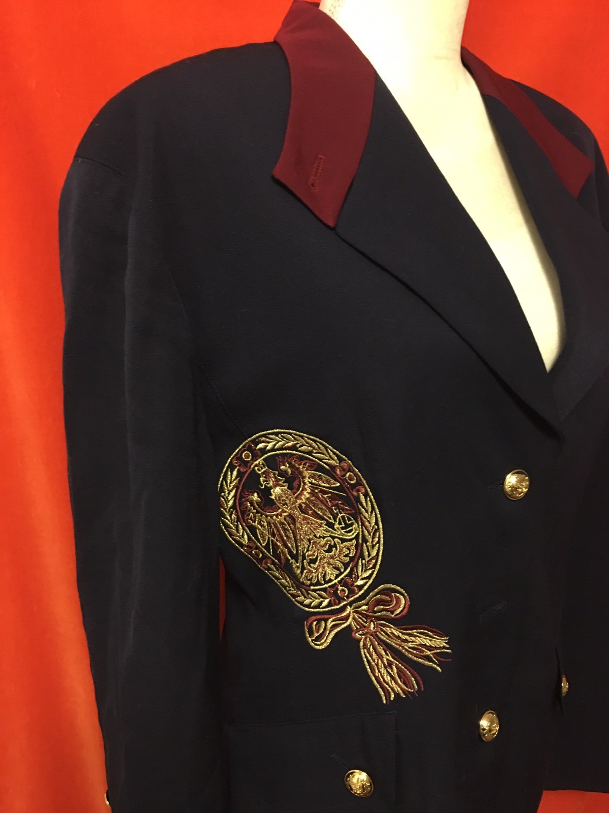 Laurel by Escada metallic crest wool blazer gold button stand collar size 44