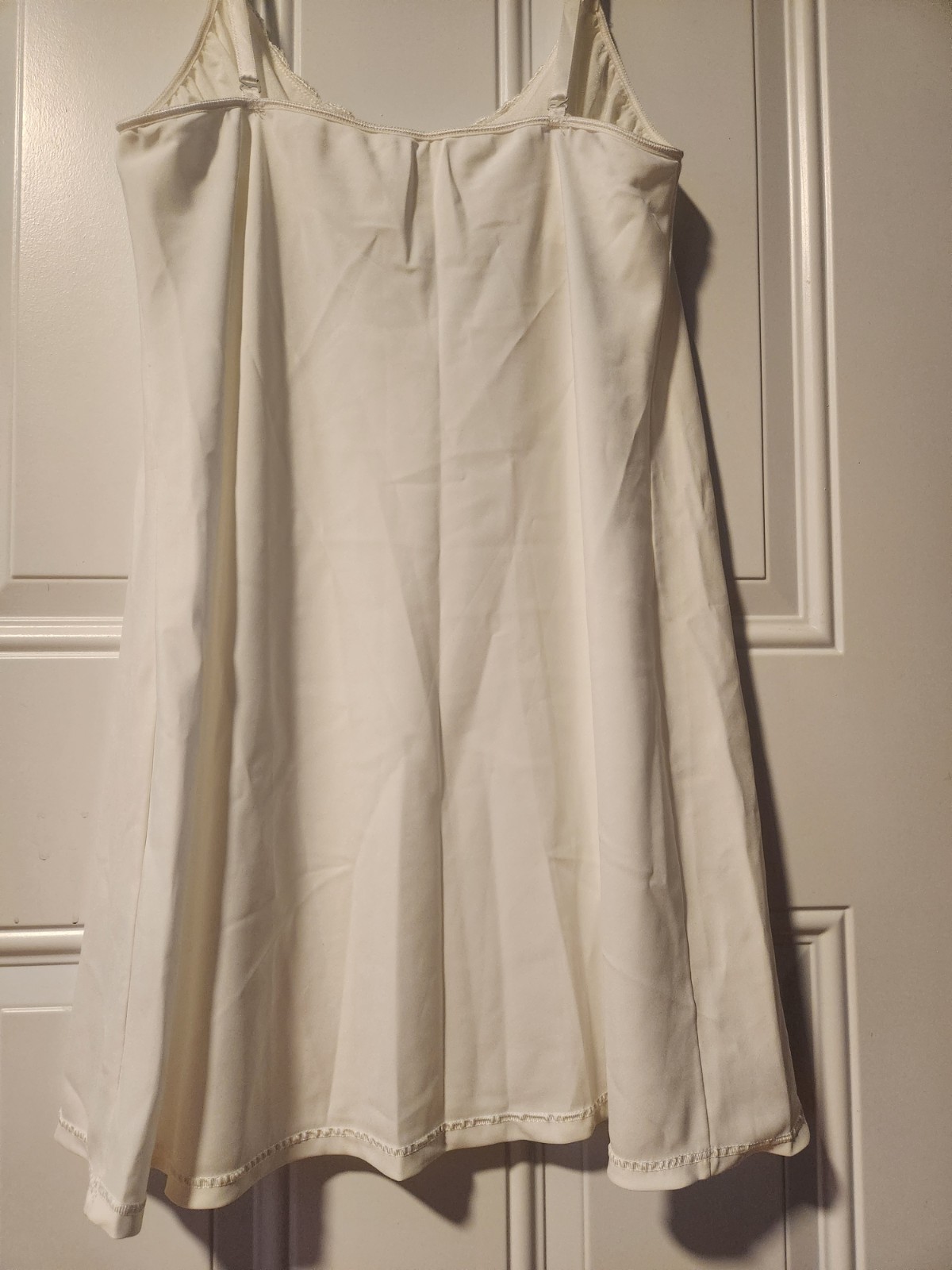 VTG Vanity Fair Ivory Polyester Lace Trim Full Slip Dress Size 40