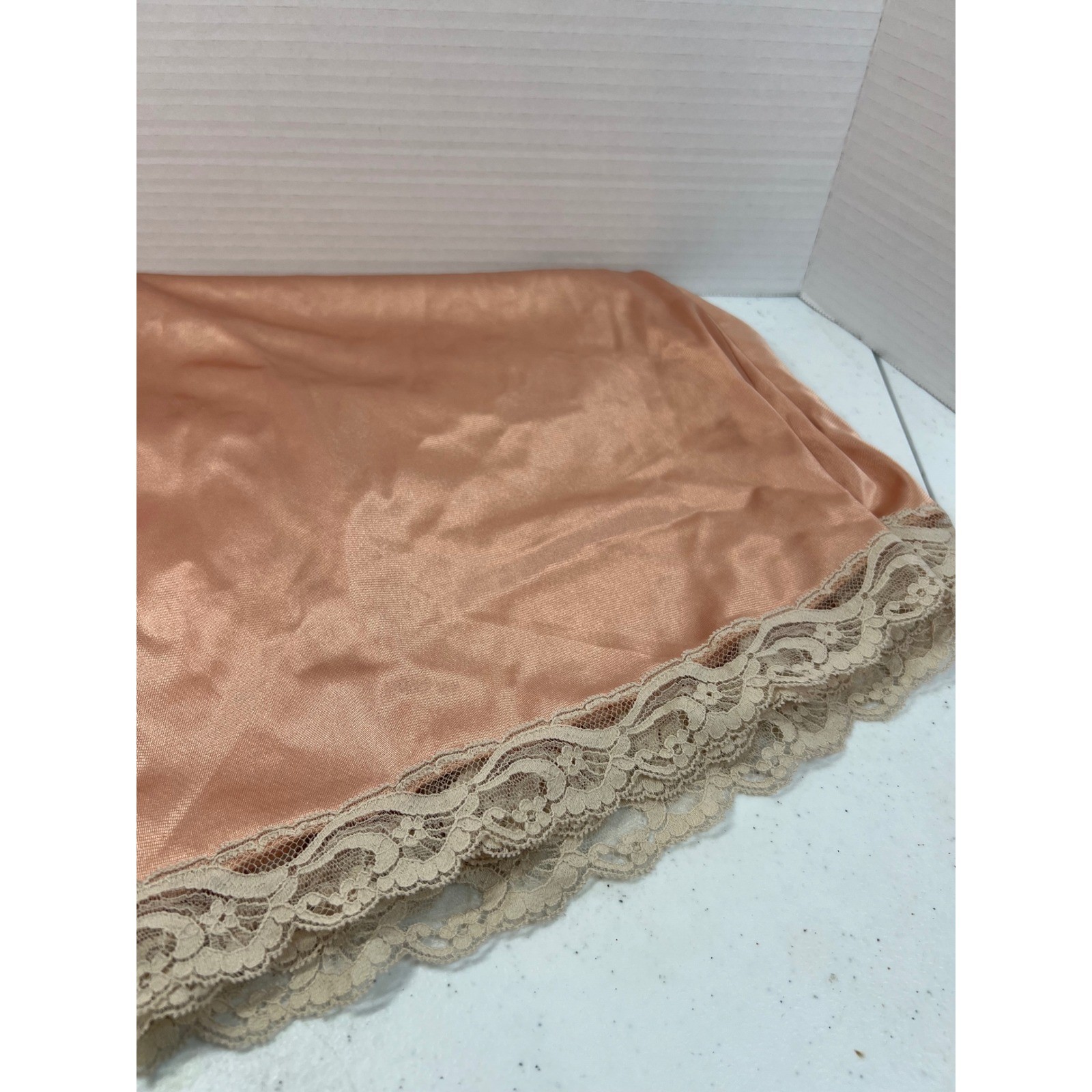 Vintage Vanity Fair Peach Half Slip Antron III Nylon Lace Trim Medium TT 25 Inch