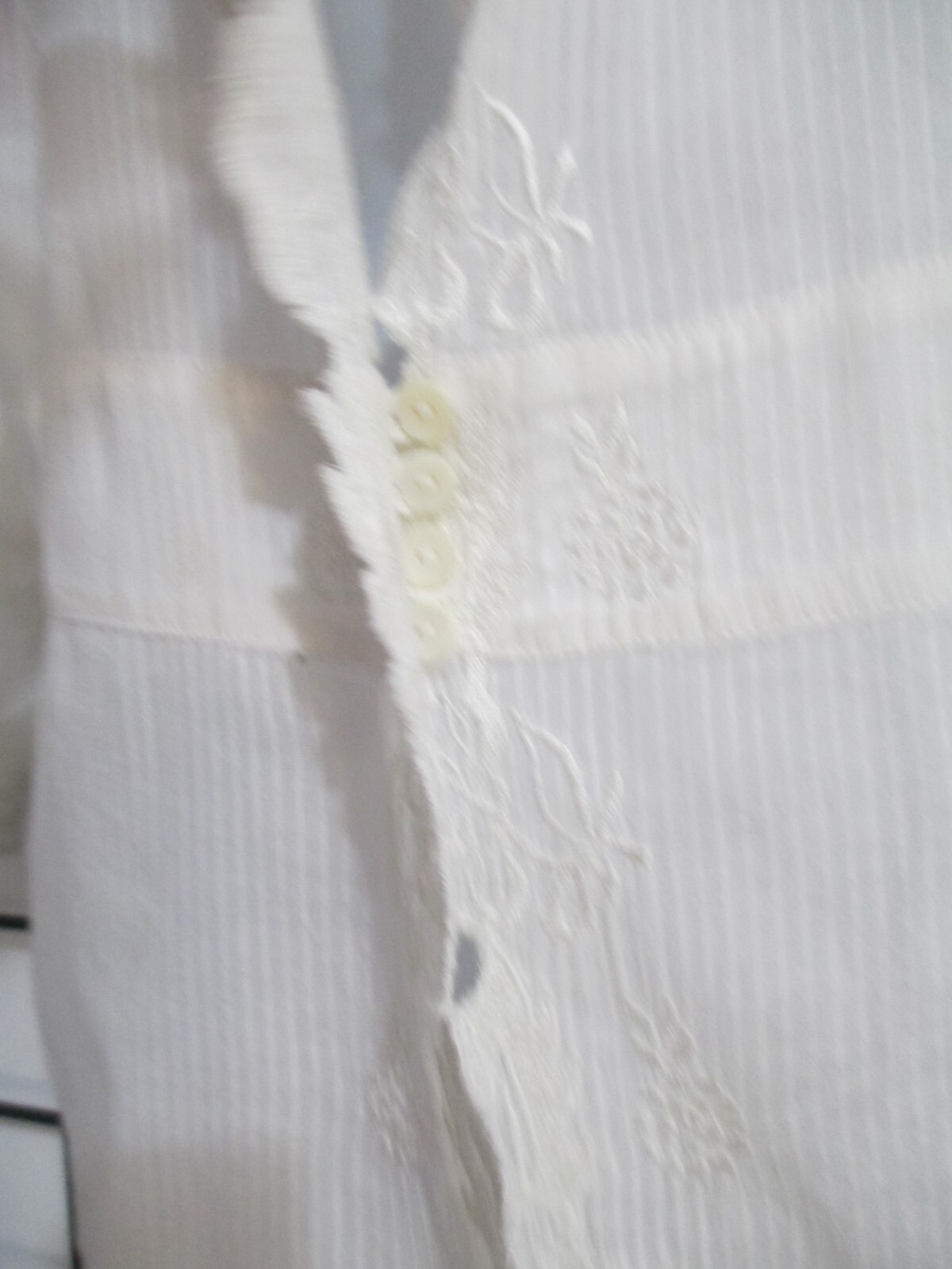 VINTAGE APRIL CORNELL FOR ORVIS 🌸 MEDIUM ==IVORY EMBROIDERED TOPPER BLOUSE