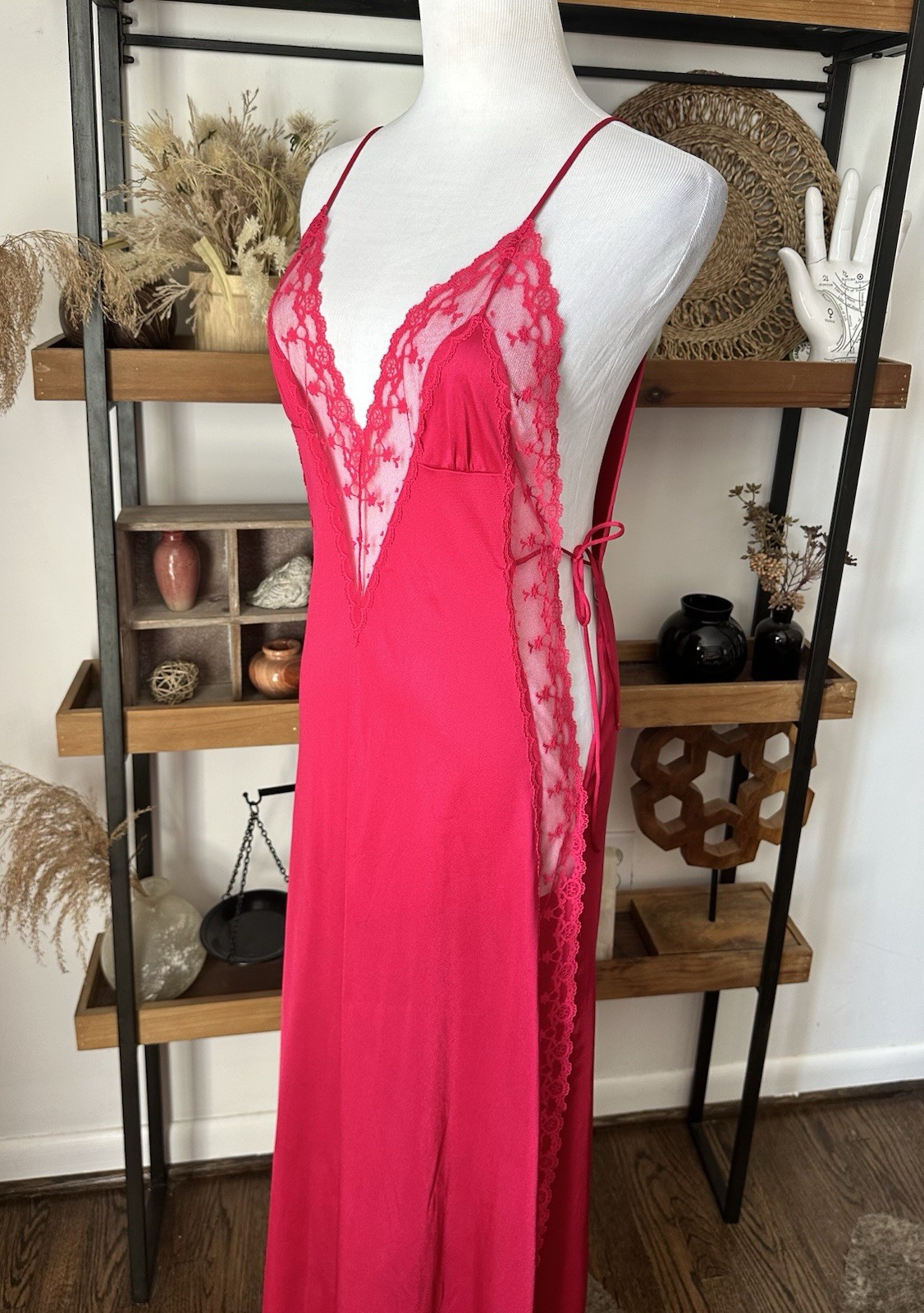Vintage Kayser Size Medium Pink 100% Nylon Open Side Lace Full Length Nightgown