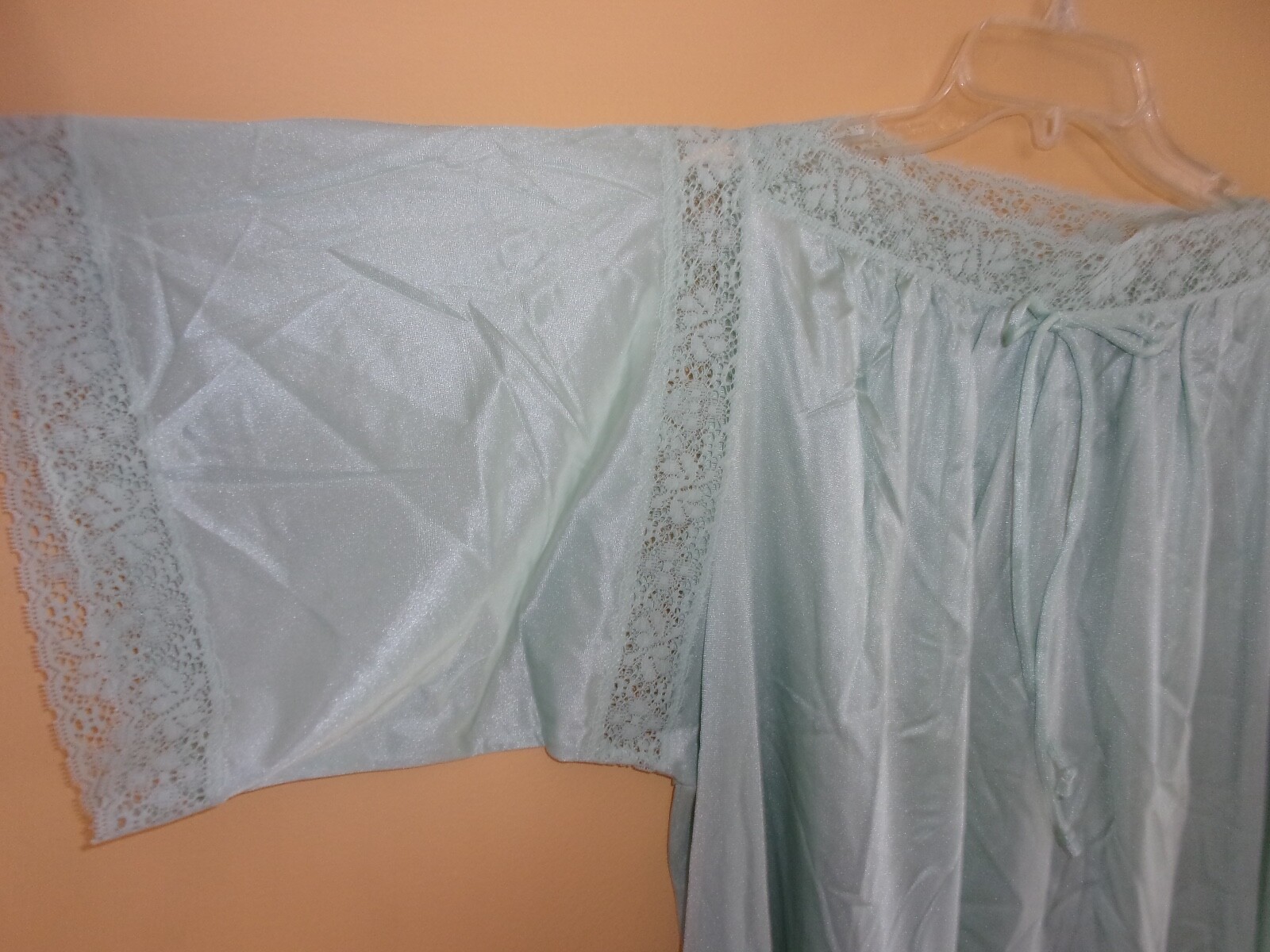 Val Mode vintage light green long nylon nightgown sz Medium 52&Prime; length NWT NOS