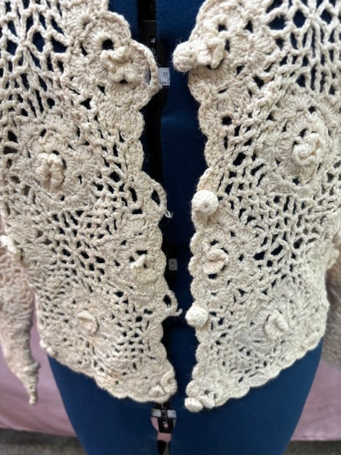 Vintage Boho 1970s Reference Point Crochet Floral Top – Ivory- size Med