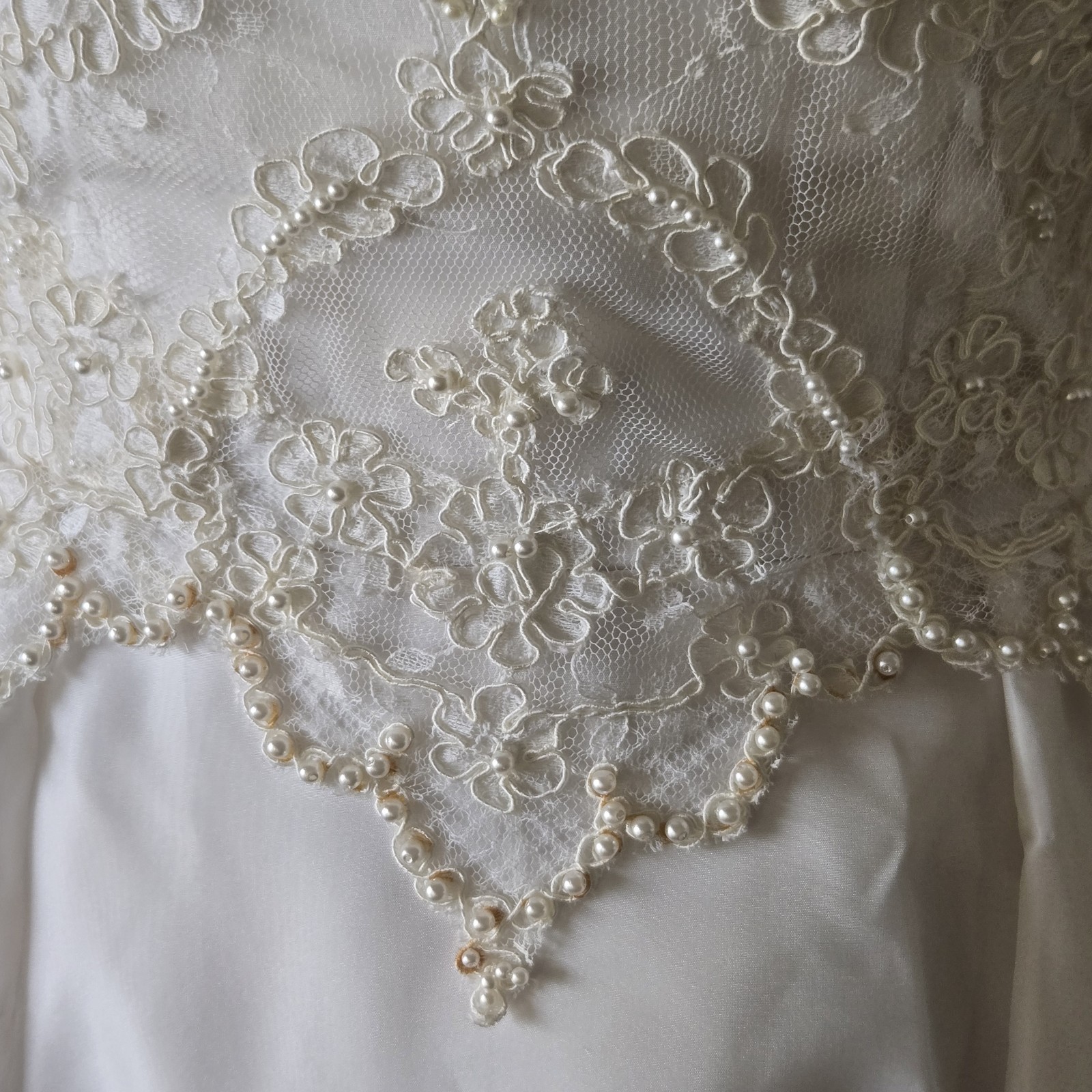 Vtg 80s Victorian Revival Wedding Gown, Beaded, Lace Trim, Train, XS/2