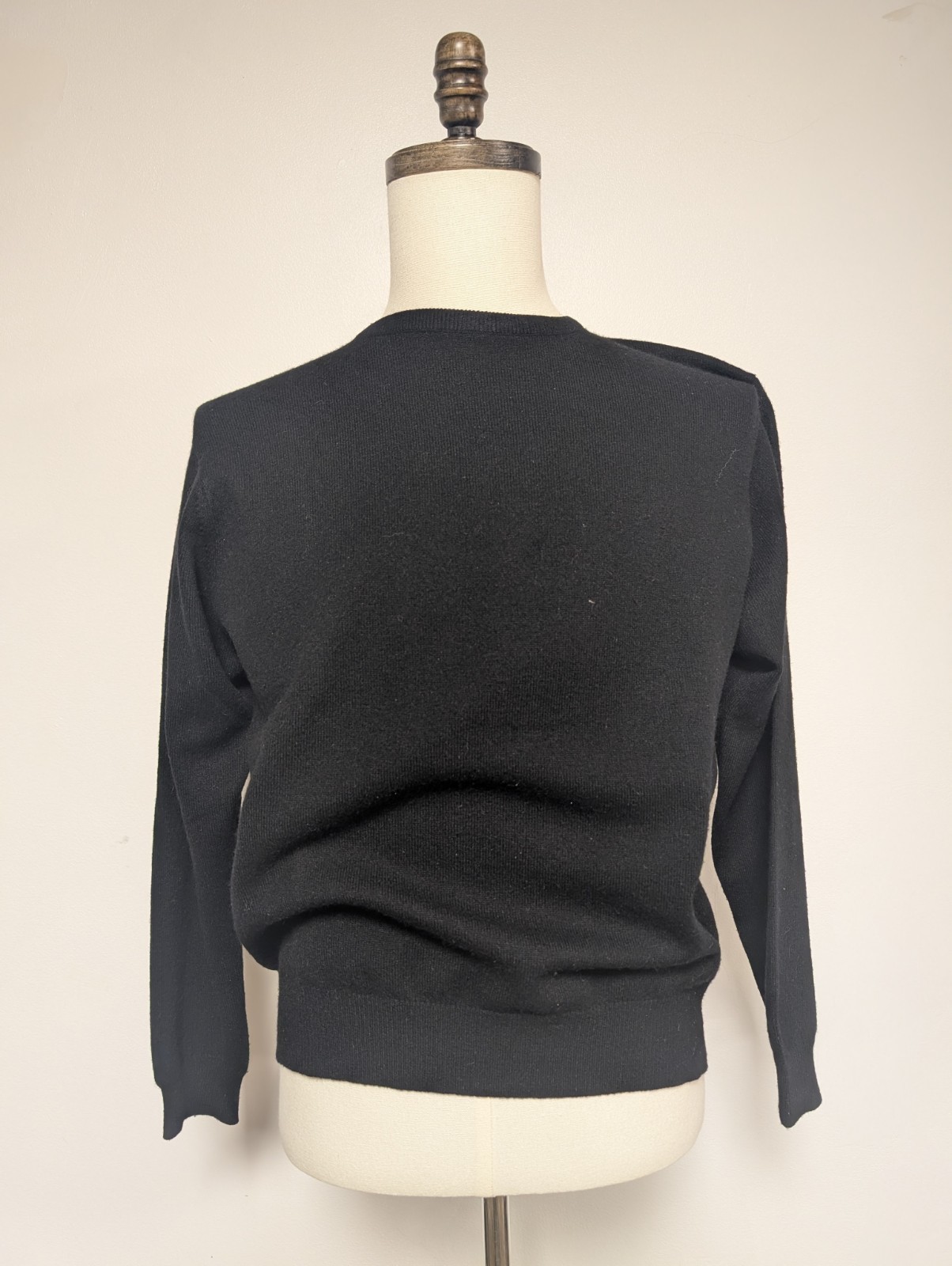 Vintage 1990&rsquo;s Pringle Of Scotland Black 100% Cashmere Crew Neck Sweater-Medium