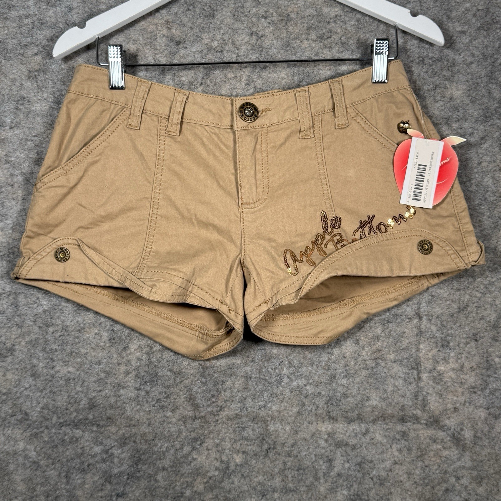 Vintage Y2K NWT Womens Apple Bottoms Embellished Khaki Shorts Size 7/8
