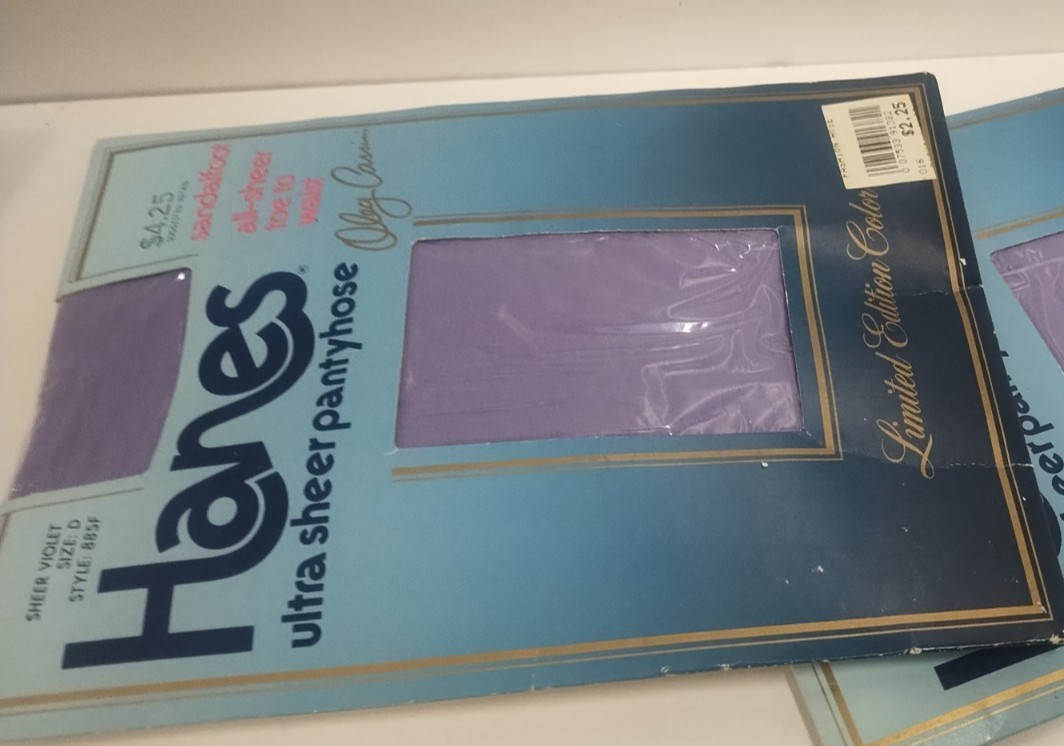 Vintage 80s Hanes Pantyhose Oleg Cassini Sheer purple lavender VIOLET Size D