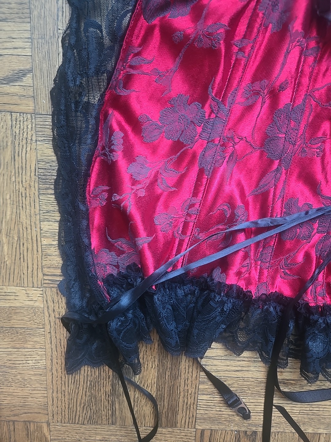 Vintage Intimate attitudes Red & Black Lace corset bustier lingerie size 38 &