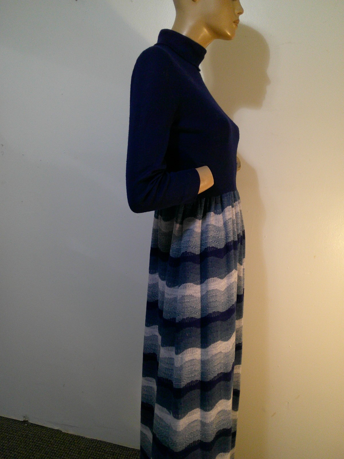 Vtg 60&rsquo;s / 70s MOD Turtleneck Blue Solid & Stripe Knit Flare Maxi Dress M