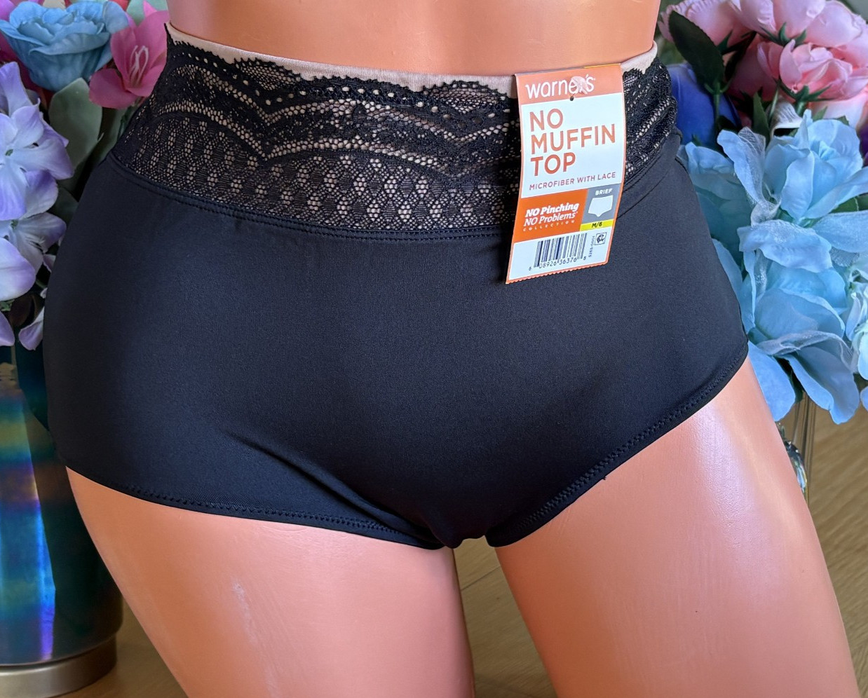 Warner&rsquo;s Medium Silky Black with Stretch Lace Waistband Brief Panties #7401 NWT
