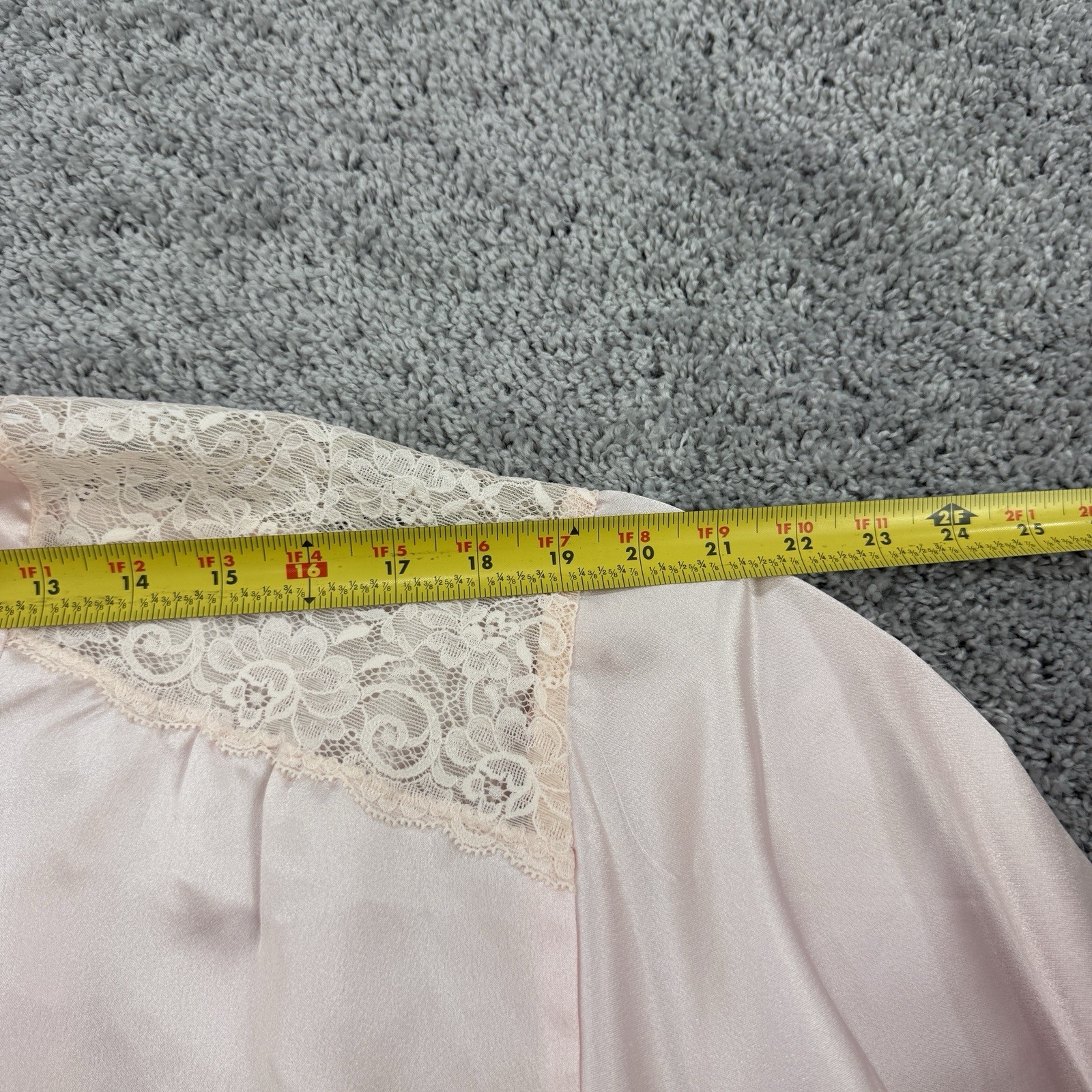 VTG Miss Elaine Satin Robe Womens M Pink Lace Cottagecore Modest Dainty USA Made