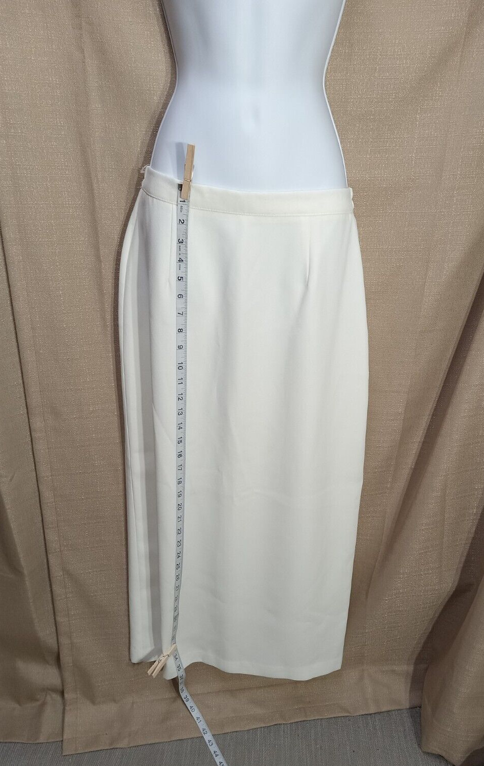 Lew Magram Collection Size 10 Cream Fully Lined Long Zip/Button back Poly Skirt