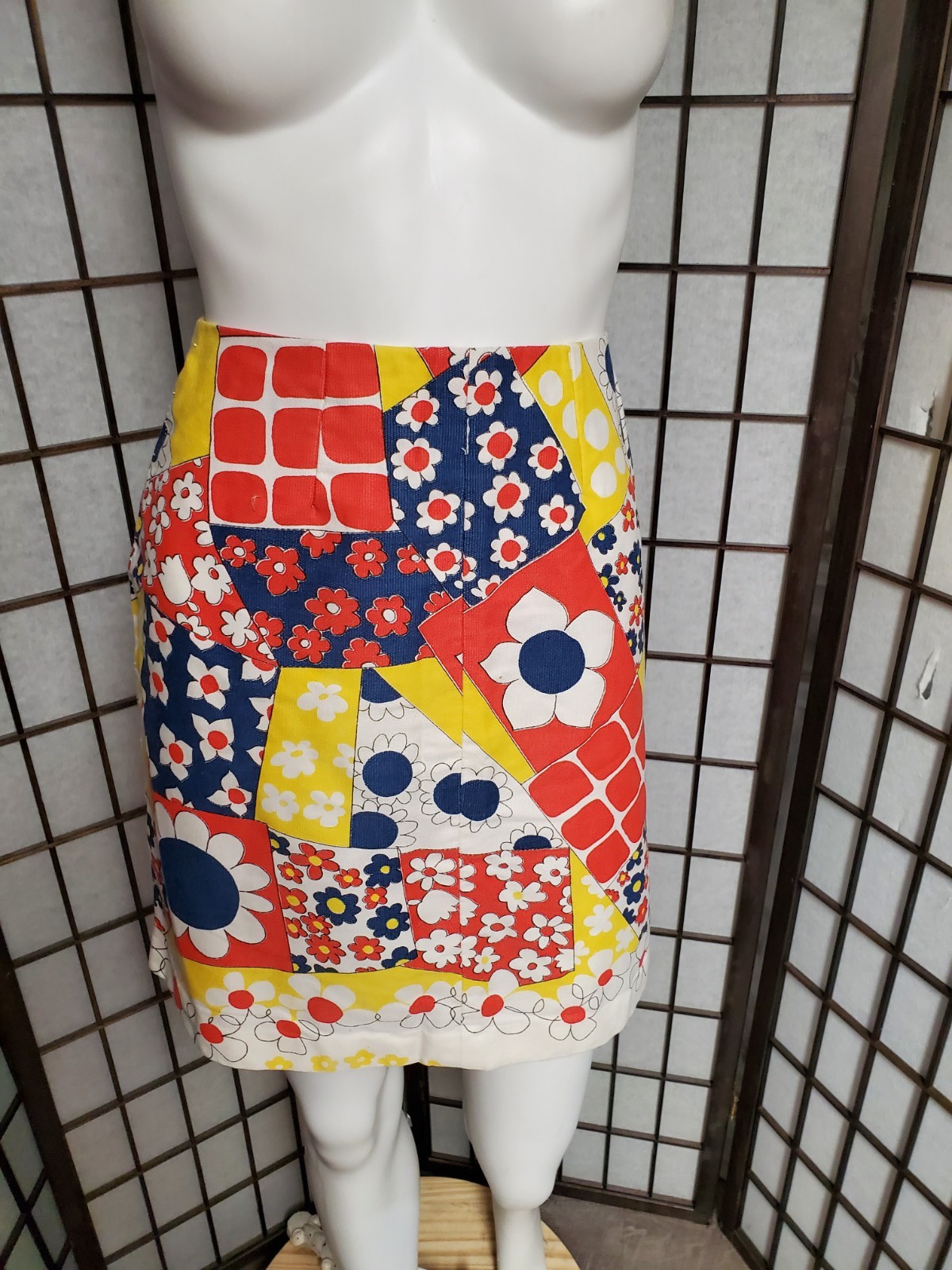 Vtg 60s Flower Power Mini A LINE Skirt mod Gogo Hippie Daisy 26&Prime; Waist X 19&Prime; Euc