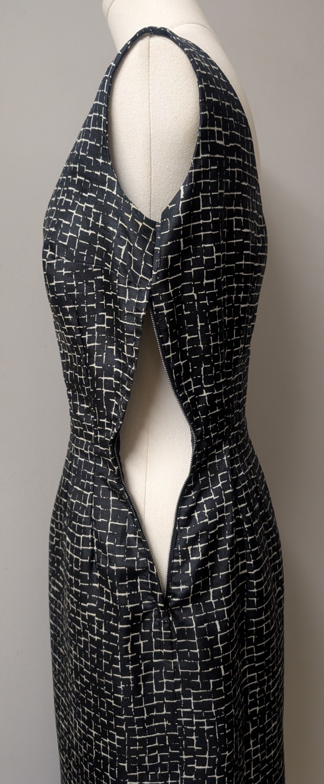 Vintage 50&rsquo;s Bombshell Geometric Pencil Wiggle Dress Metal Side Zip XS
