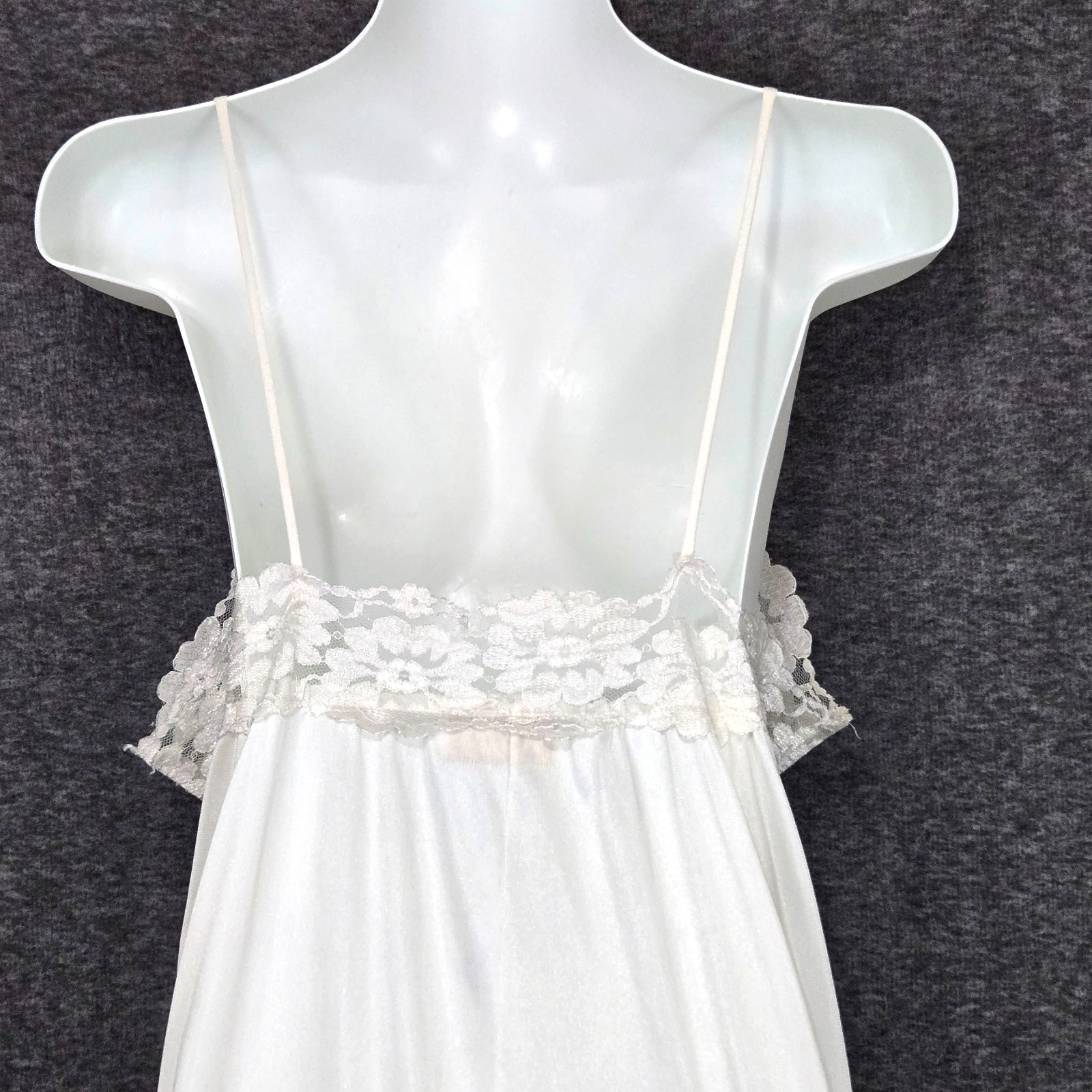 Cachet Sears Nightgown Womens Medium Ivory Lace Trim Nylon Slip USA Vintage