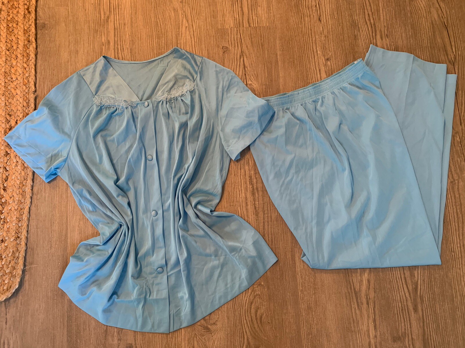 Vintage Vanity Fair Pajamas Women’s Sz 40 100% Nylon Shirt Pants Aqua Blue