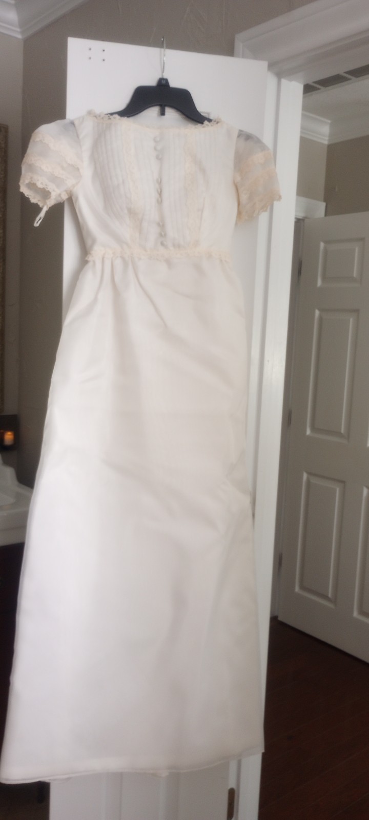 vintage 1960s wedding dress