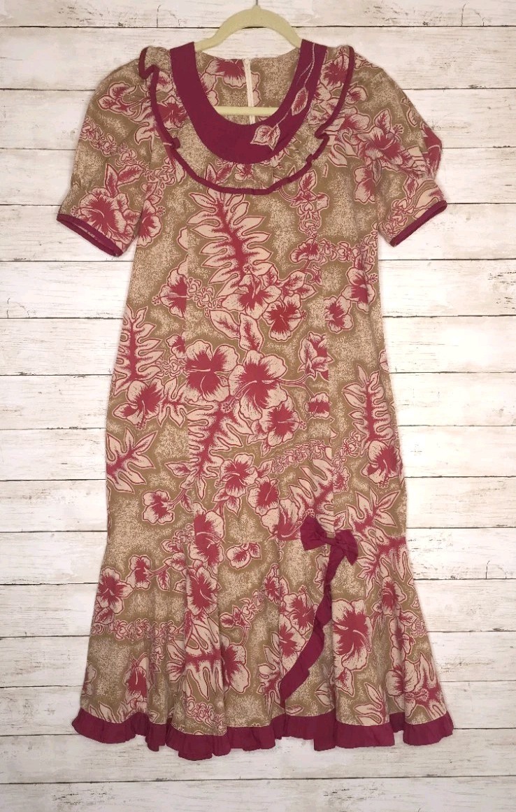Made in Hawaii Dress Medium 34&Prime; Mumu Hawaiian Floral Print Vintage Red Khaki