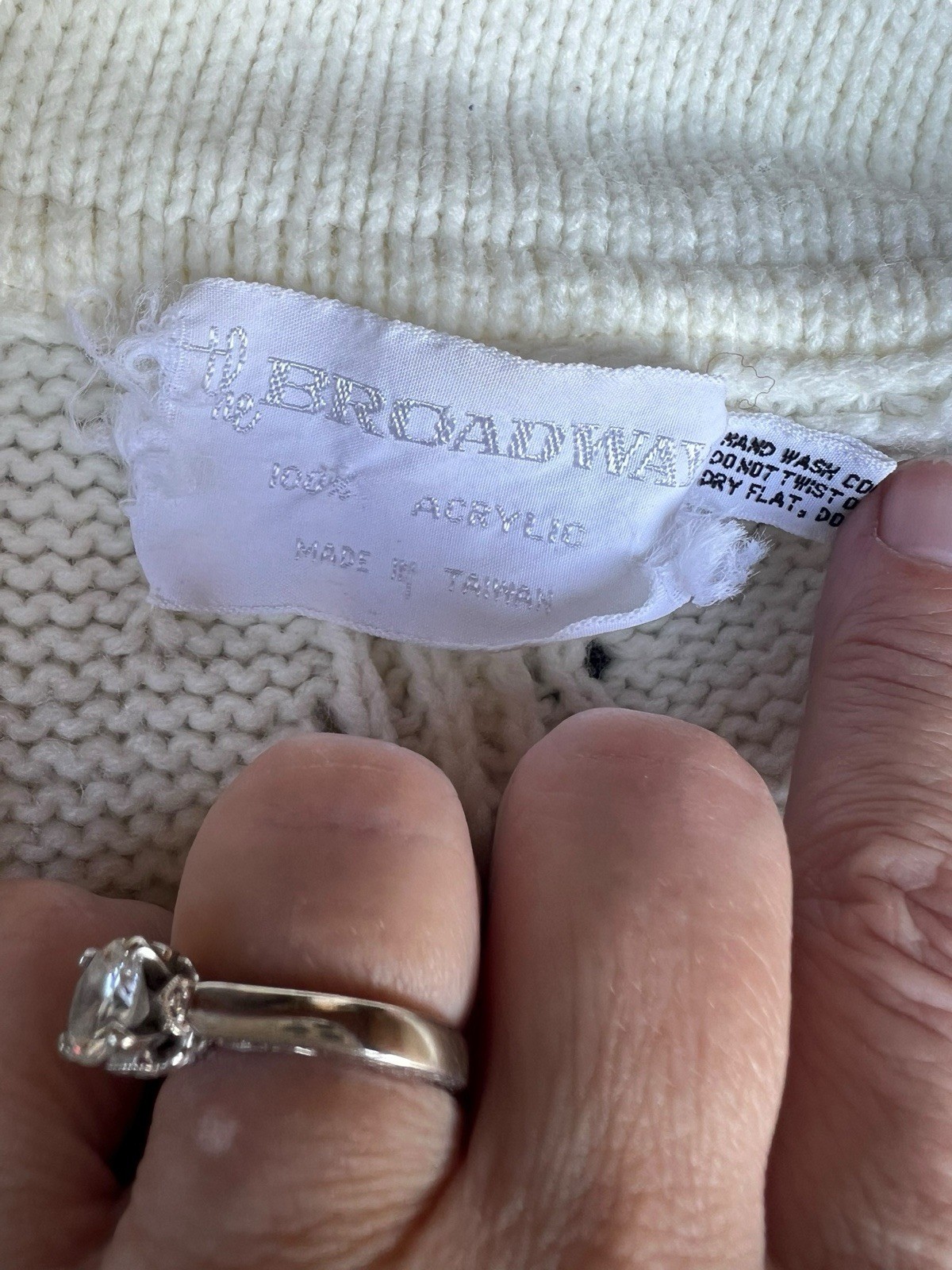 Vintage Broadway 60s 70s Hippie Cable Knit Grannnycore Ivory Sweater Cape Poncho