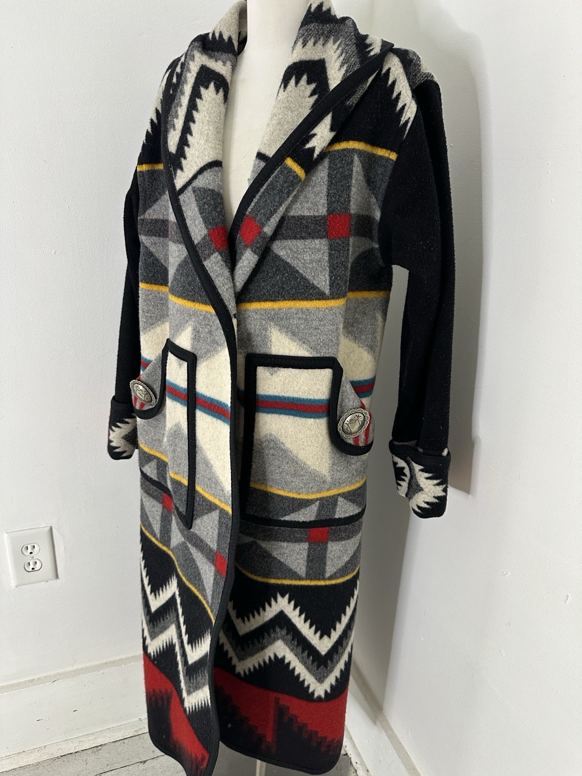 Vintage Reversible Pendleton? Native Pattern Conch Button Coat